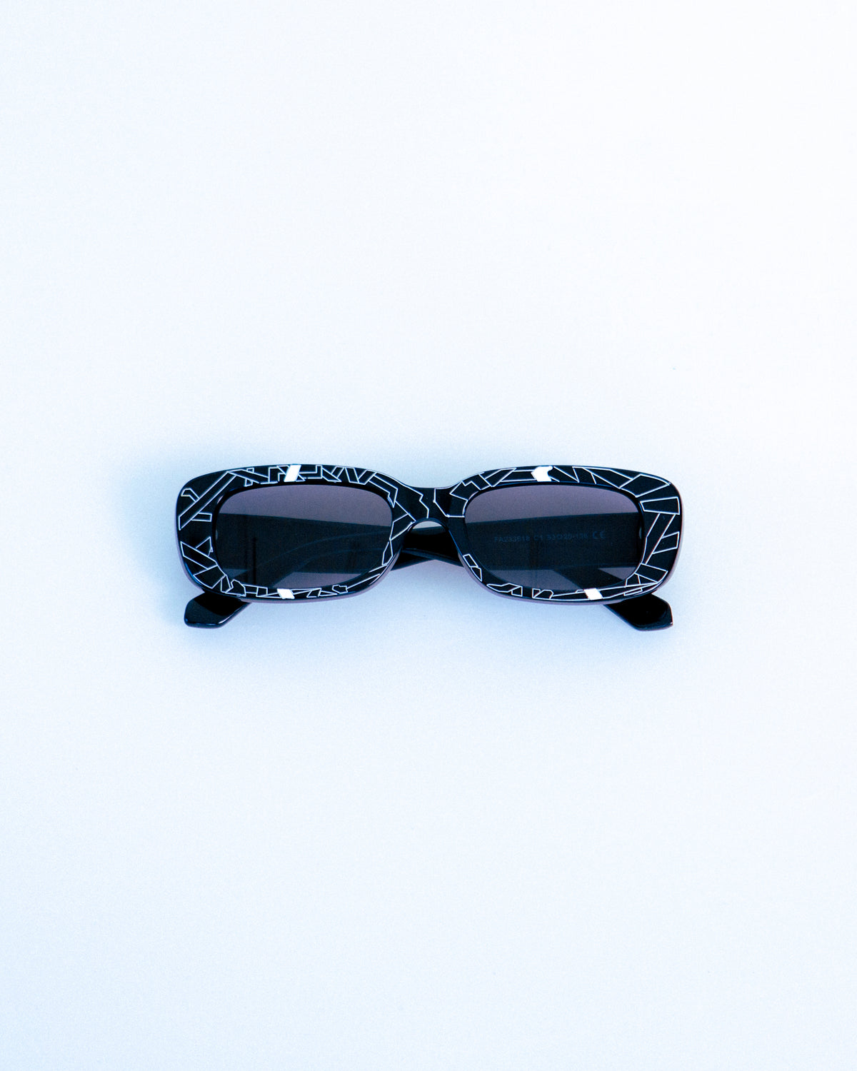 TRUST THE VISION shades (black)